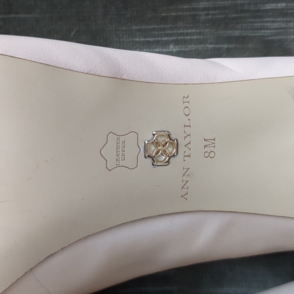 Never worn Ann Taylor nude heels - Picture 5 of 8